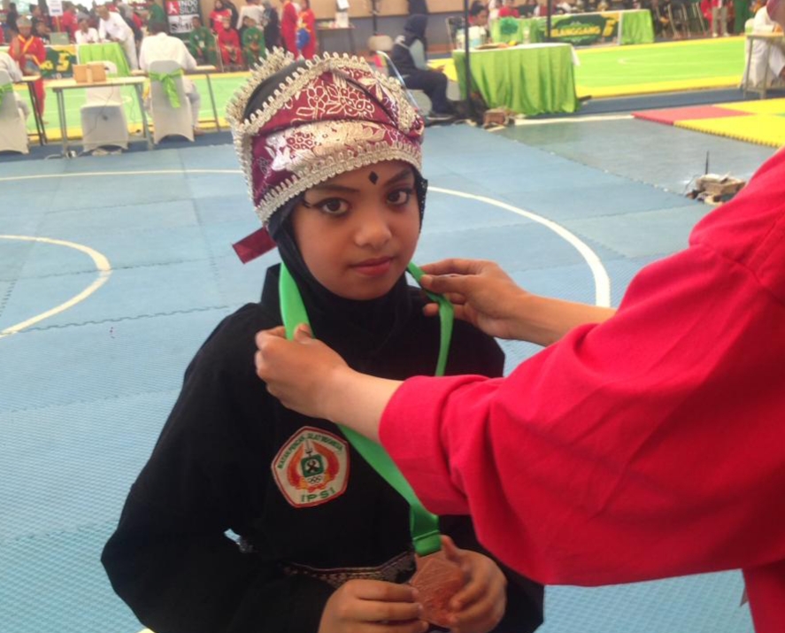 SD Muhammadiyah 18 Surabaya Borong Piala Silat Indonesia Championship