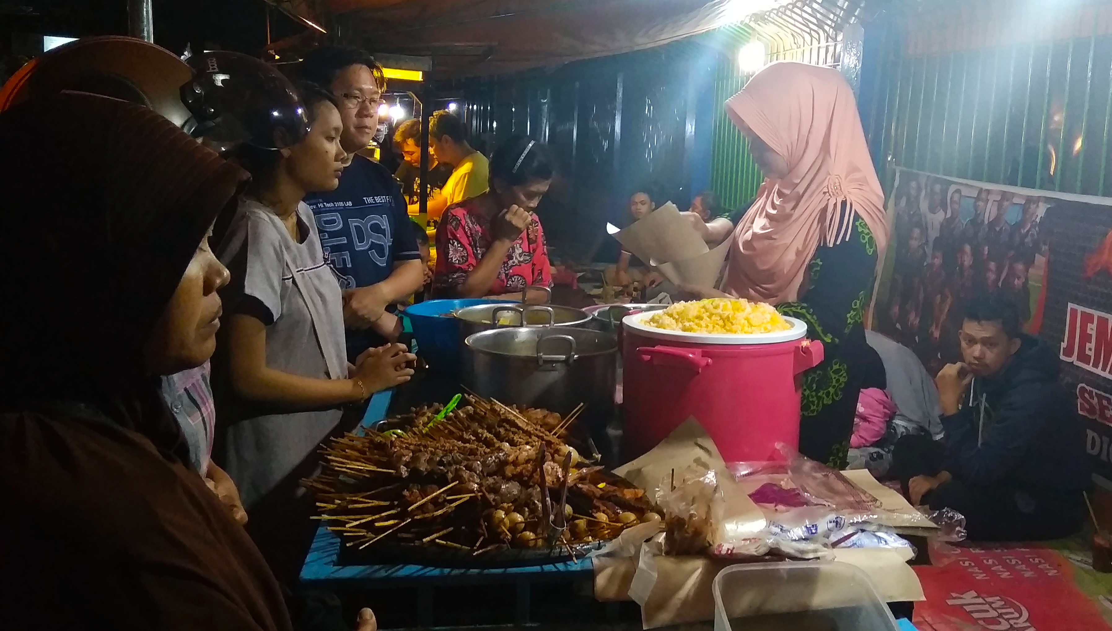 Cuma 3 Ribu Saja, Kuliner Malam Jember Ini Tak Pernah Sepi
