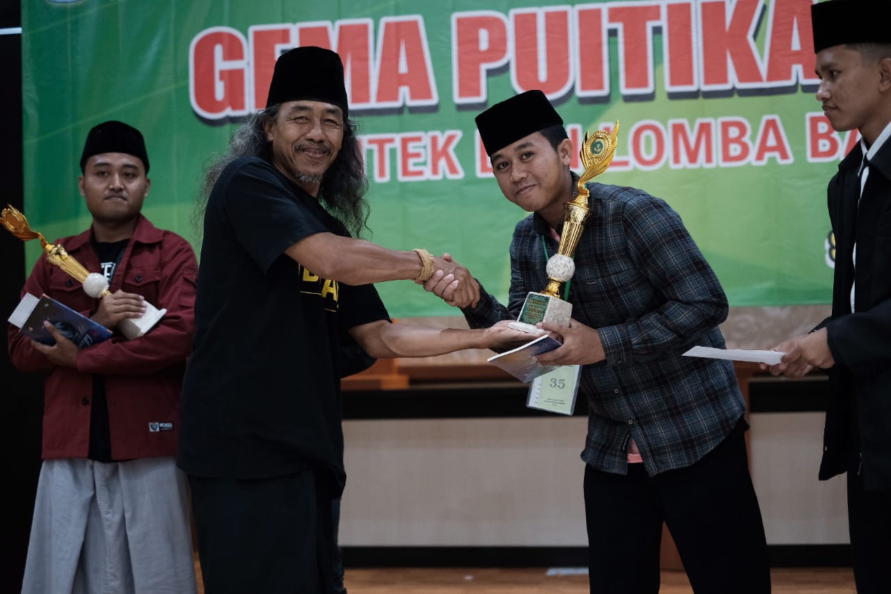 Balai Bahasa Jatim Gelar Gema Puitika Santri di PP Salafiyah Syafiiyah Situbondo