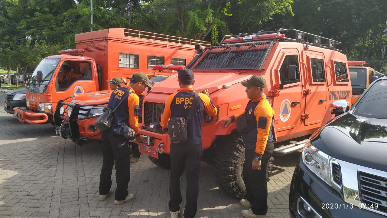 Mobil Amphibi Siap Antisipasi Banjir Kali Lamong