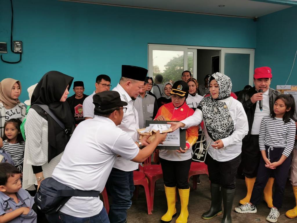 La Nyalla Sambangi Korban Banjir