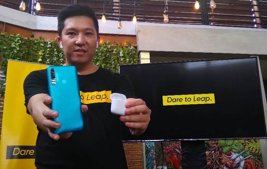 Realme Buds Air Dan 5i Quad Camera Battery King Hadir Di Surabaya