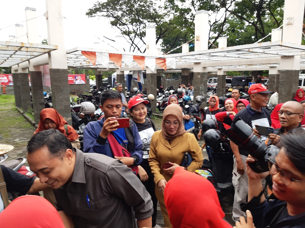 Relawan Yang Datangi Bawaslu Diduga Terima uang, Eri: Yang Ngasih Pegang Saja