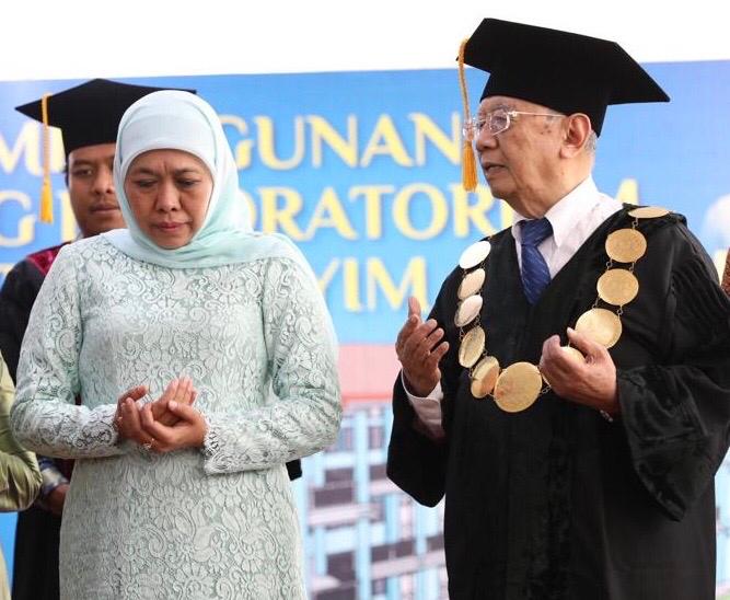 Gus Sholah Meninggal Dunia, Khofifah Sampaikan Belasungkawa Mendalam