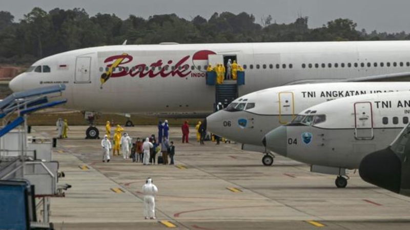 WNI Dari Wuhan Tiba di Batam, Langsung Dilokalisir Masul Pesawat TNI