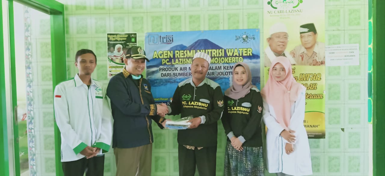 Prihatin Corona, Politisi NasDem Ini Sebar Masker Lewat Ormas