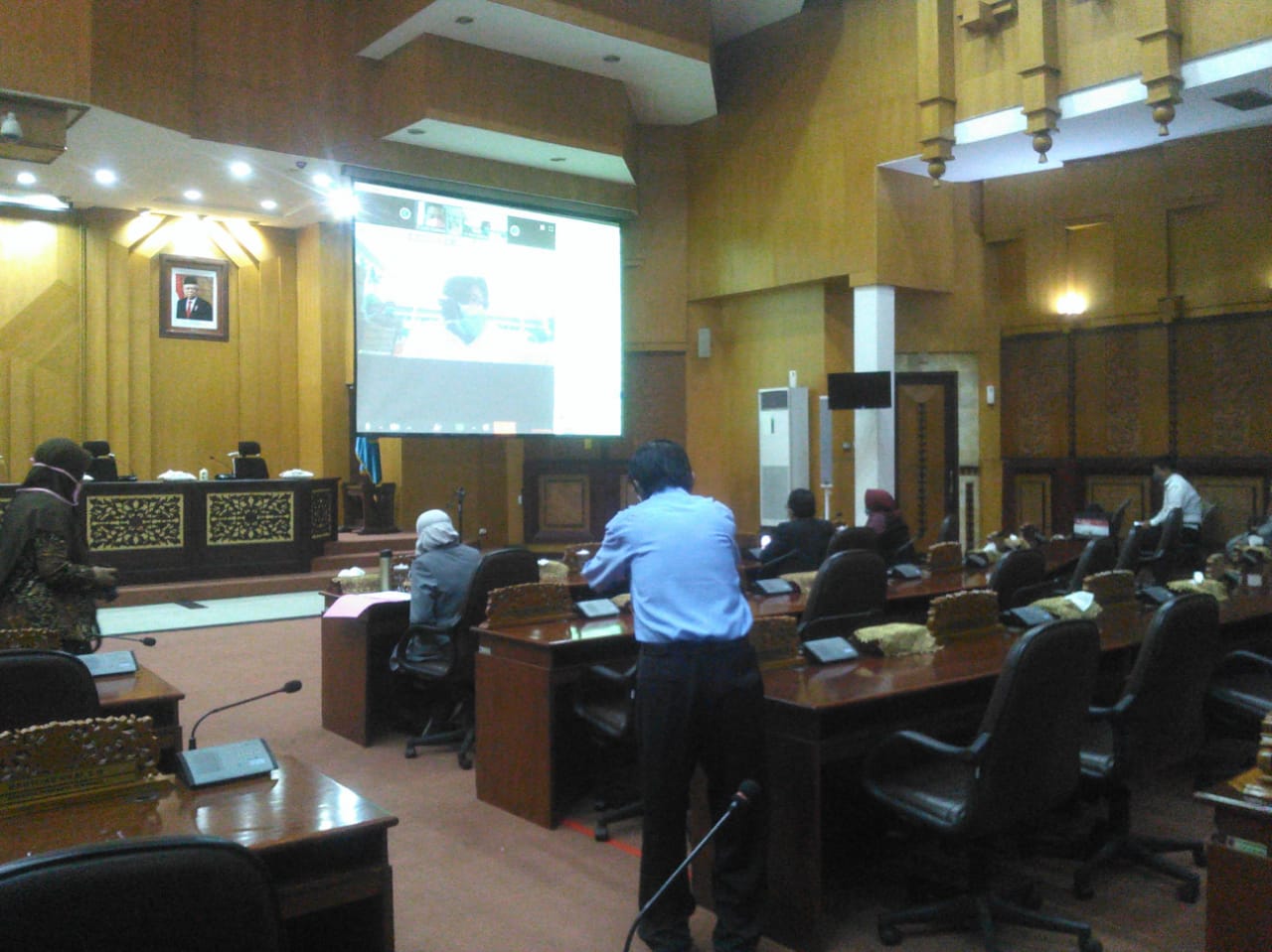 Pertama Kali, DPRD Surabaya Rapat Koordinasi Covid-19 Melalui Teleconference