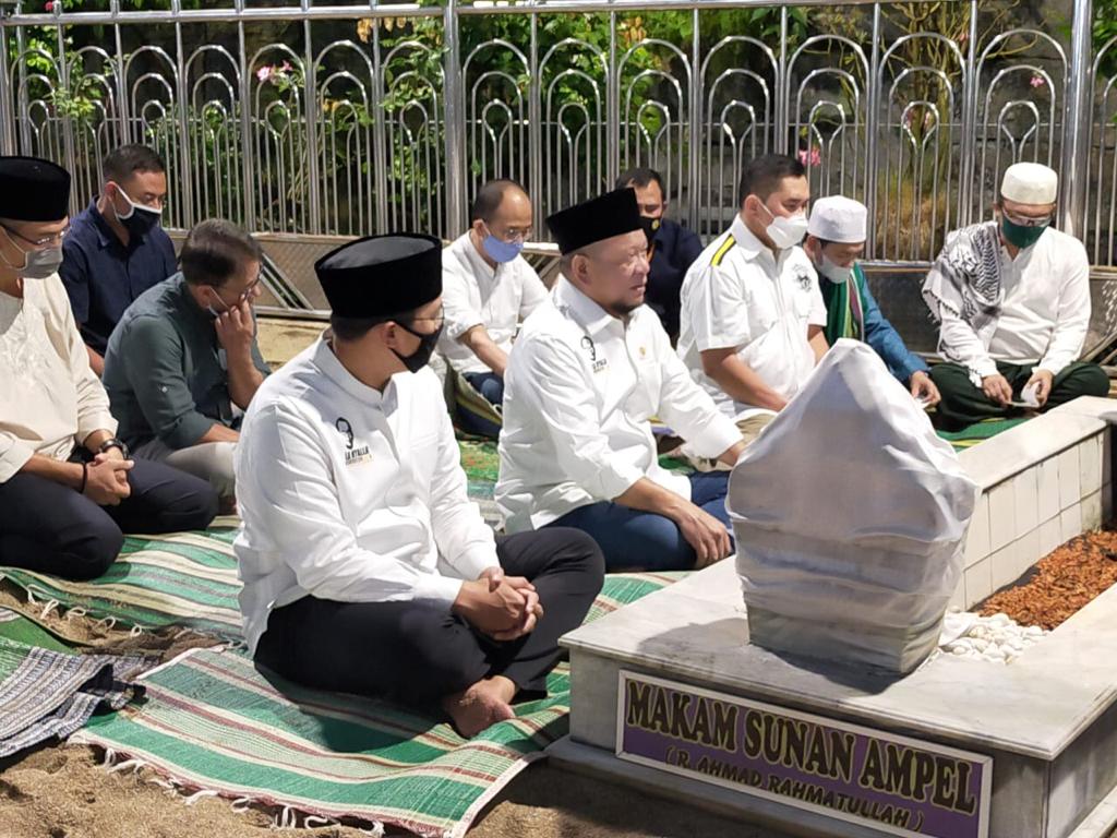 Jabat Kapolda Jatim, Fadil Diajak La Nyalla Ziarah ke Ampel