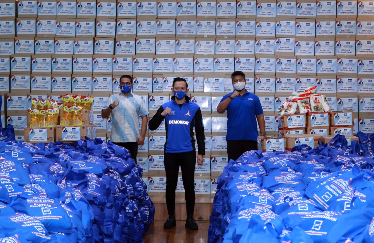 Kembali Lepas 18.000 Sembako, AHY Video Call Penerima Bantuan