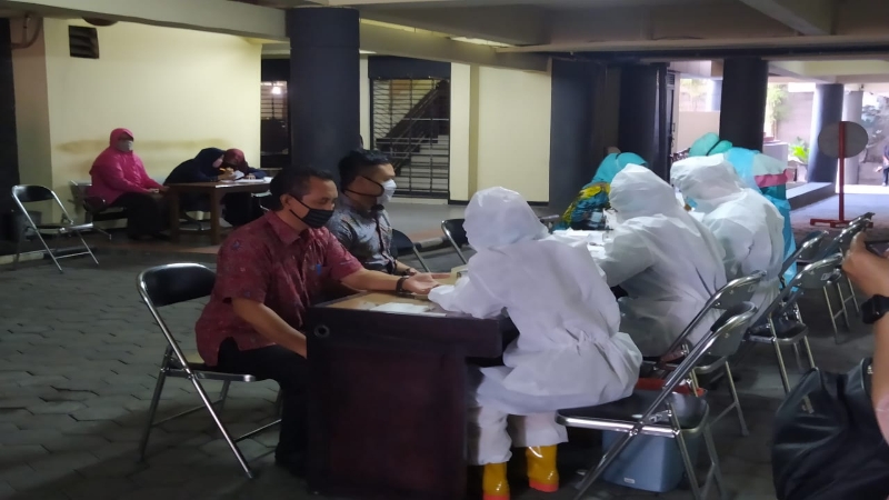 Gelar Reses Virtual, Reni Astuti Disambati BST dan Zonasi PPDB di Tengah Pandemi