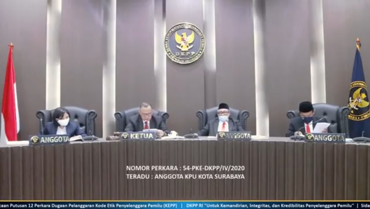 DKPP Berhentikan Kholid Sebagai Komisioner KPU Surabaya