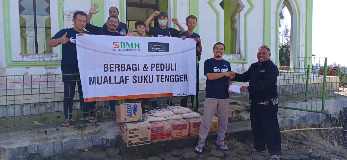 Club Innova Jatim Gandeng BMH Salurkan Bantuan Untuk mualaf Tengger