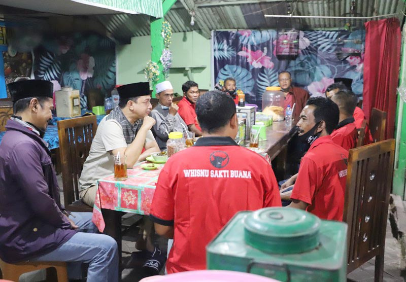 Gus Hans Makan Rawon Bersama Relawan WS