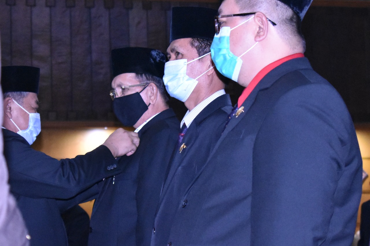PAW, DPRD Jatim Lantik 3 Anggota Baru