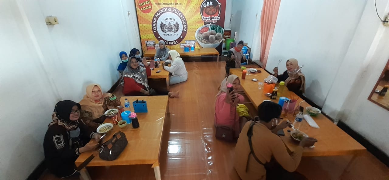 Usaha Mandiri Pujakesuma Jambi Buka Gerai Bakso Keluarga