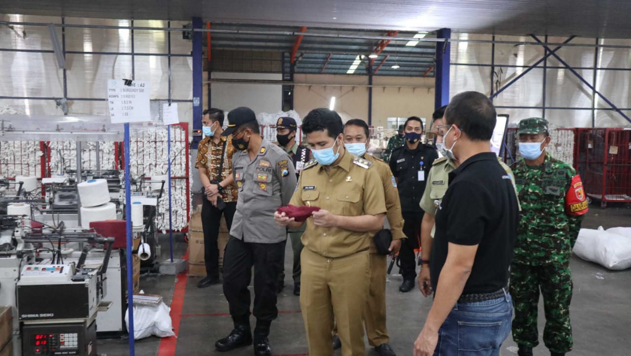 Emil Dardak Bersyukur Industri Manufaktur Tetap Lancar
