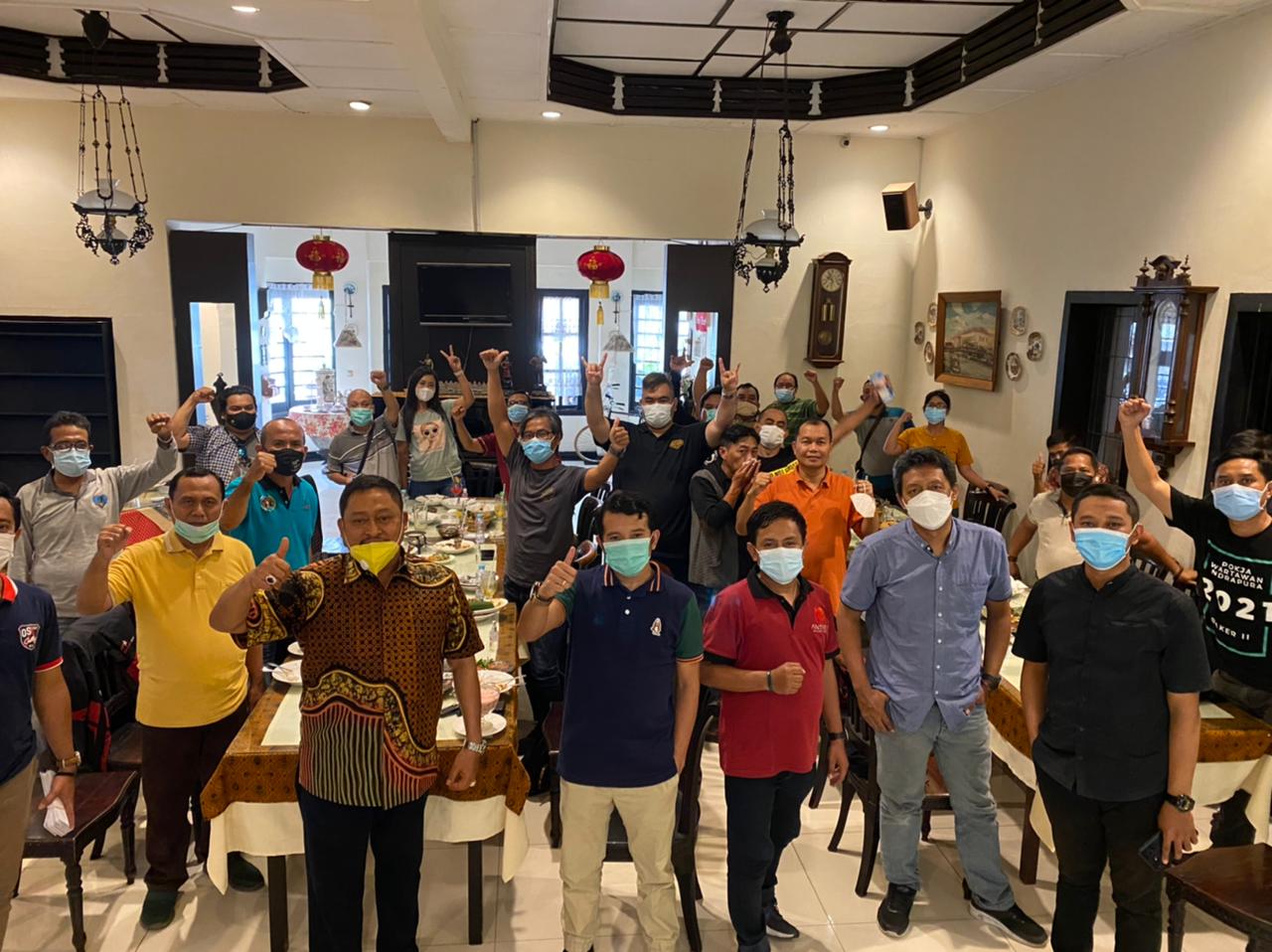 Rayakan HPN Bersama Jurnalis, Fraksi Golkar Jatim Ajak Tangkal Hoaks