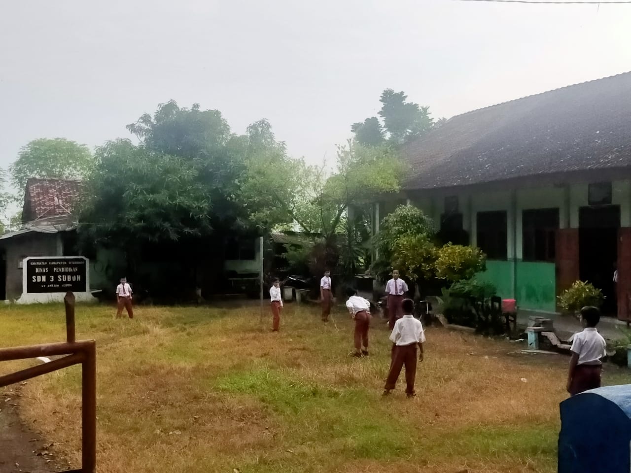 Sekolah Tatap Muka di Situbondo Abaikan Protokol Kesehatan