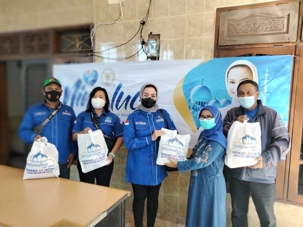 Koalisi Dengan Rakyat, Partai Demokrat Surabaya Lakukan Gerakan Peduli Dan Berbagi