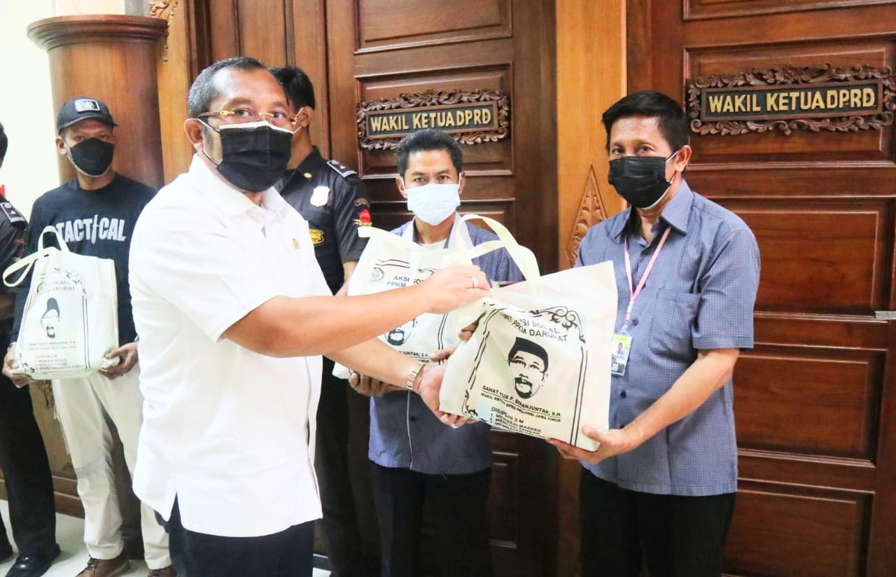 Sahat Gelontor 5000 Paket Sembako untuk Masyarakat Terdampak Corona