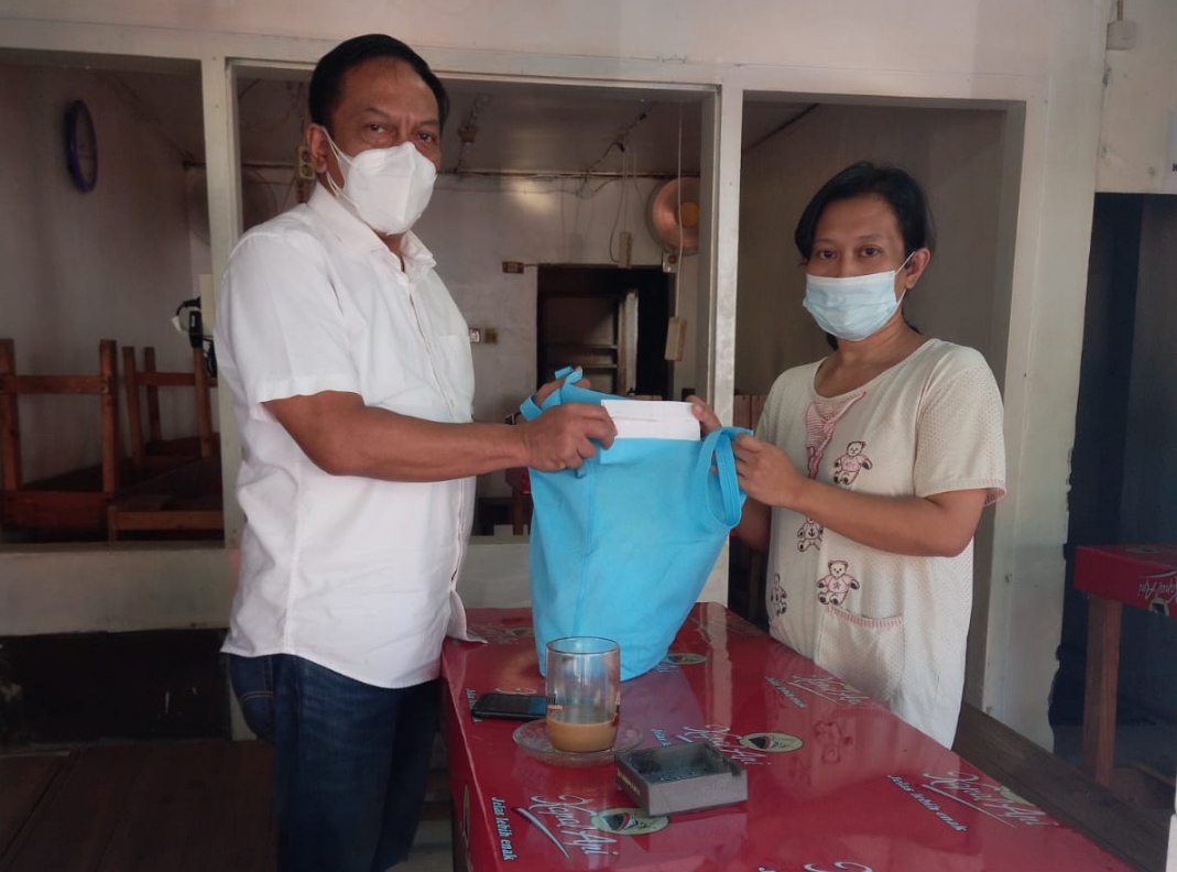 Warga Surabaya Terpaksa Gadaikan Kartu PKH Untuk Bertahan Hidup