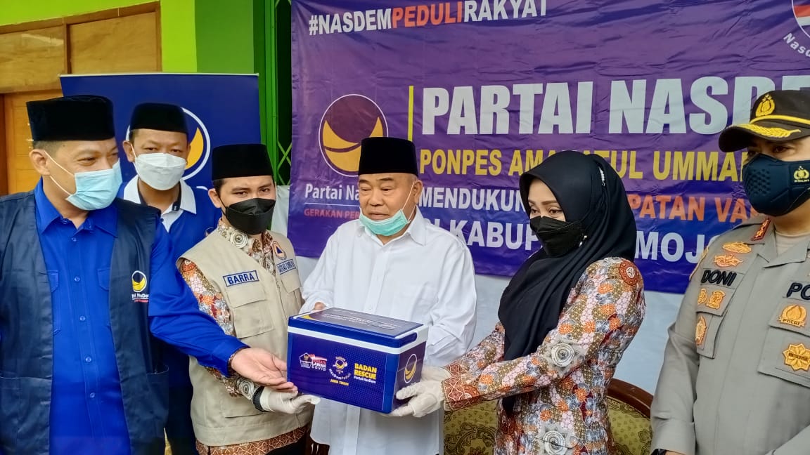 NasDem Gelar Vaksinasi Santri dan Pekerja di Mojokerto