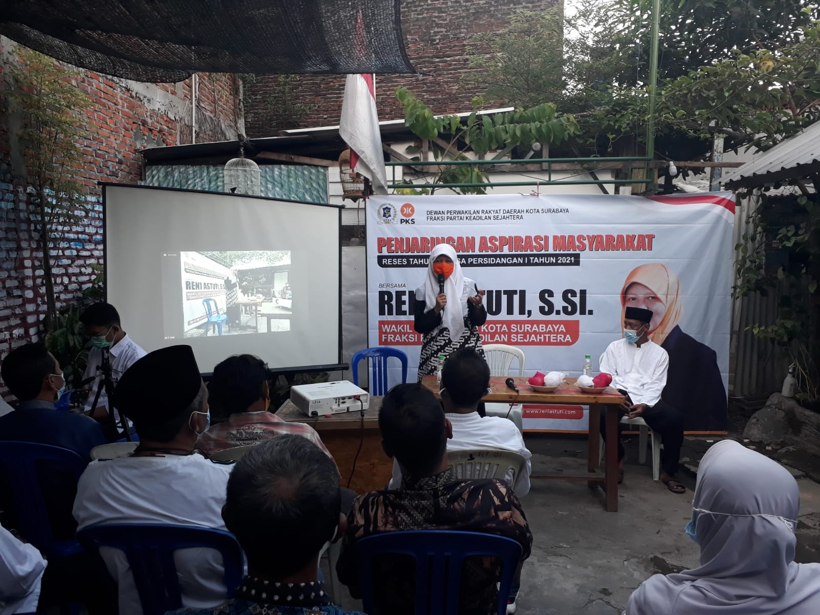 Reses Di Banyu Urip, Wakil Ketua DPRD Surabaya Disambati Masalah Pendidikan
