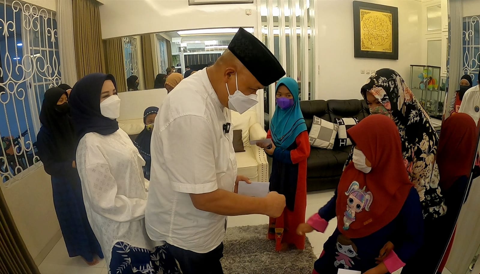 Legislator Demokrat Jatim Santuni Yatim Piatu dan Doakan Kesembuhan SBY