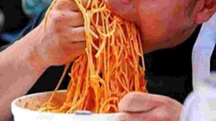Dianggap Rakus, Pengulas Makan Dilarang Masuk Resto