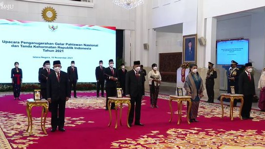 Jokowi Anugerahi 4 Tokoh Ini Gelar Pahlawan