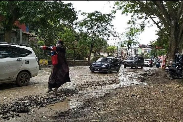 Vampir Berkeliaran Sekitar Taman Makam Pahlawan