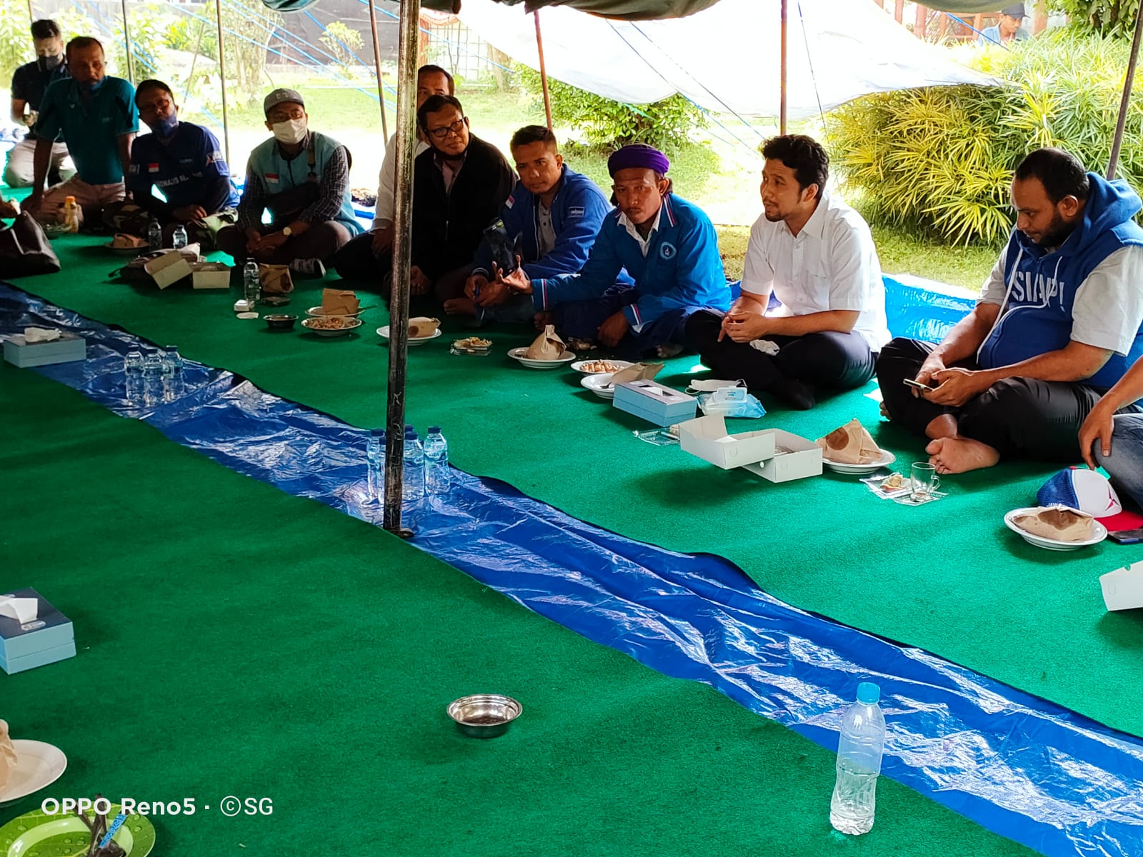 Emil Dardak Semangati Relawan Posko Demokrat Peduli Semeru