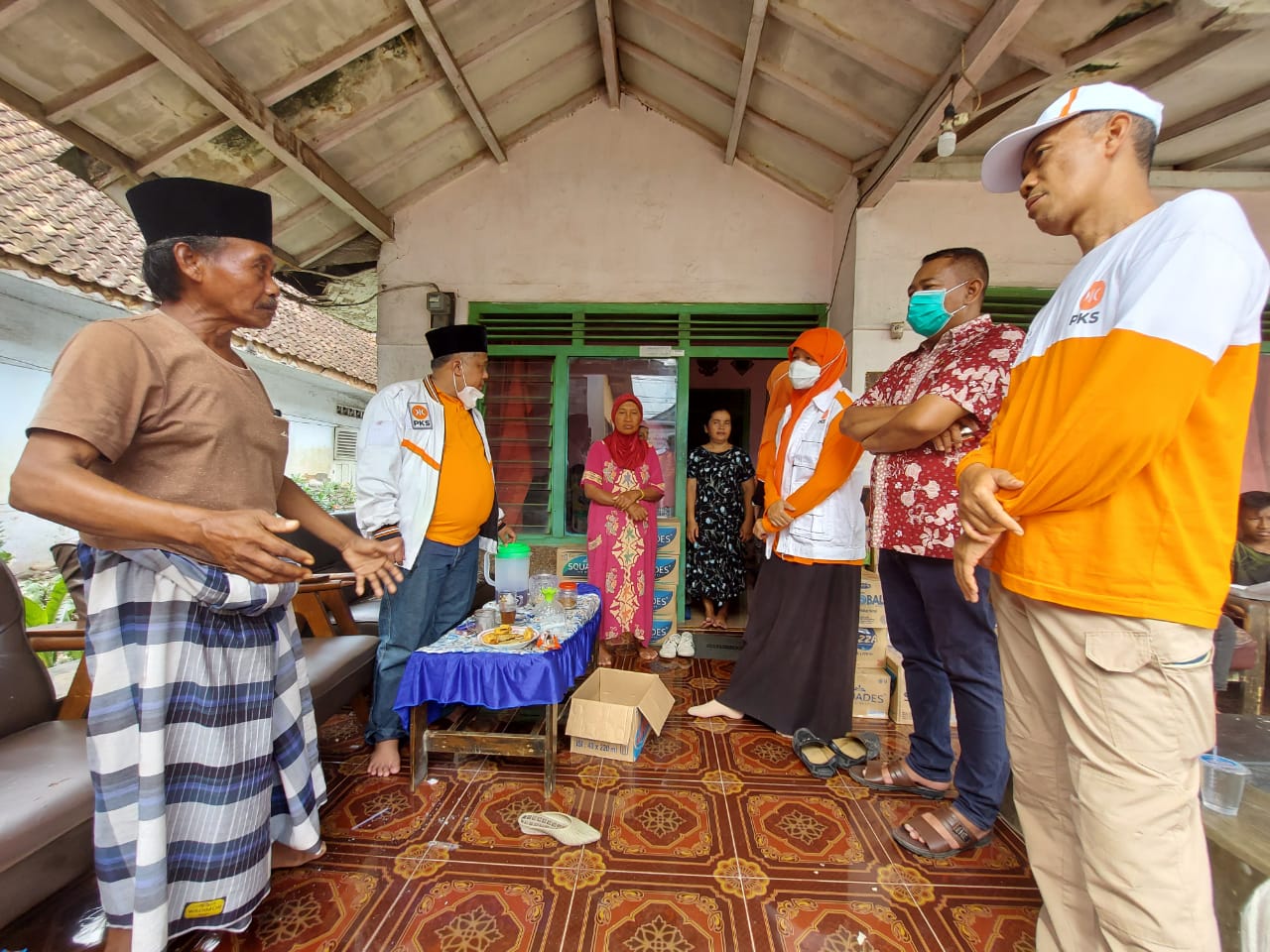 Kisah Ketua PKS Jatim Kunjungi Posko-posko Pengungsian Semeru