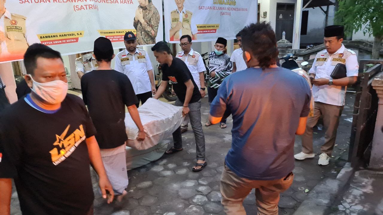 Satria dan Tidar Jatim Kirim Sembako hingga Kasur untuk Korban Erupsi Semeru