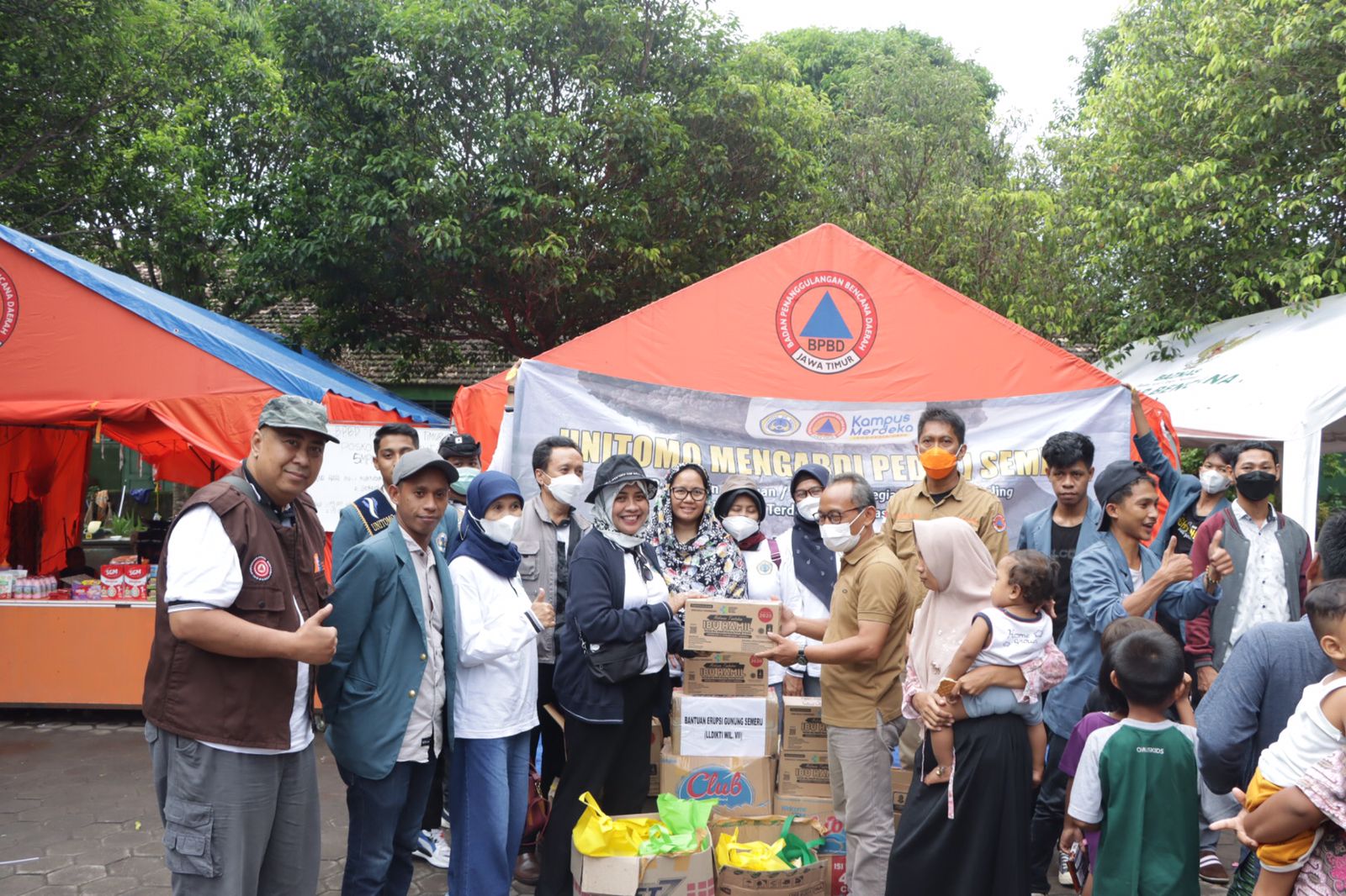 Jakowi Sarungan Tiba di Lokasi Muktamar NU ke-34