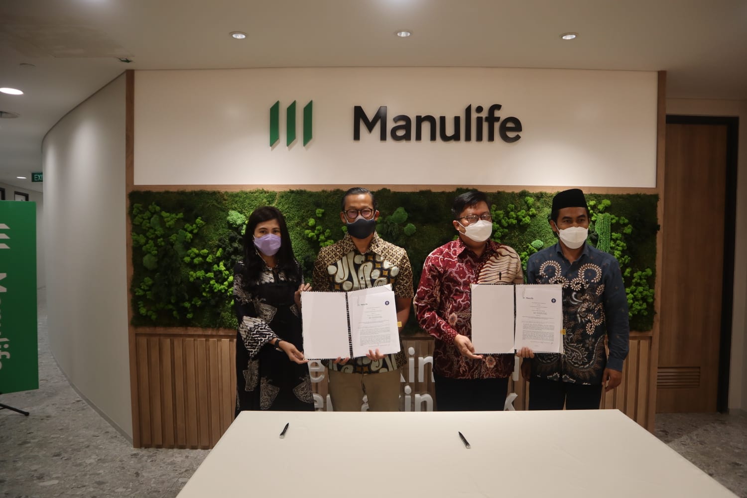 Manulife Gandeng IPB Untuk Penyaluran Wakaf