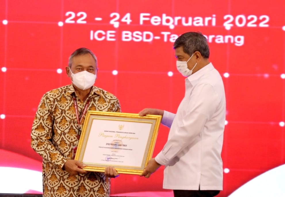 Aktif Wujudkan Ketangguhan Bangsa, Pemprov Jatim Raih Penghargaan dari BNPB
