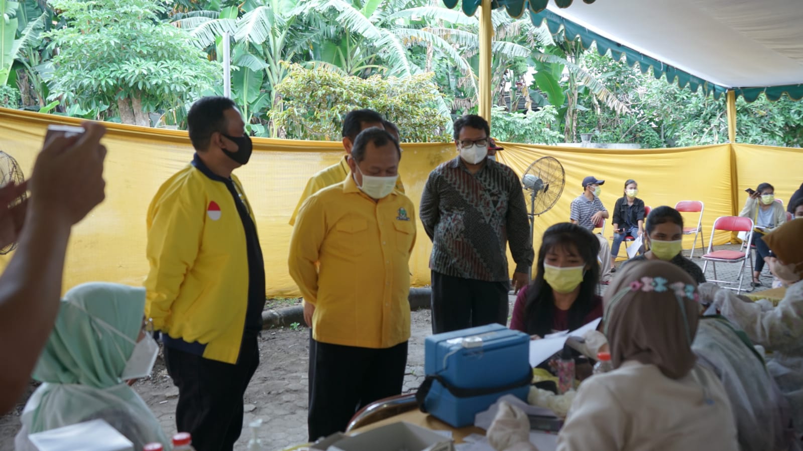 Kasus Covid-19 Melandai, Golkar Jatim Terus Gelar Vaksinasi Booster
