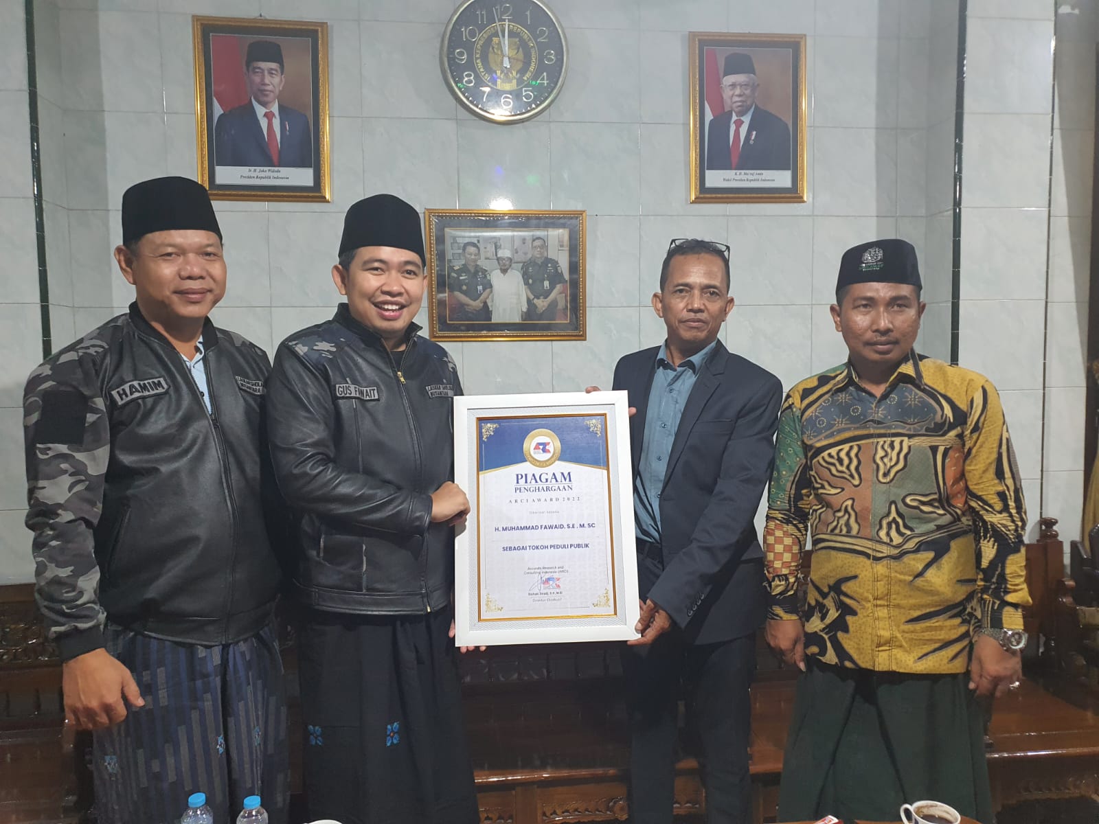 Elektabilitas Tinggi, Gus Fawait Raih Penghargaan Tokoh Peduli Publik