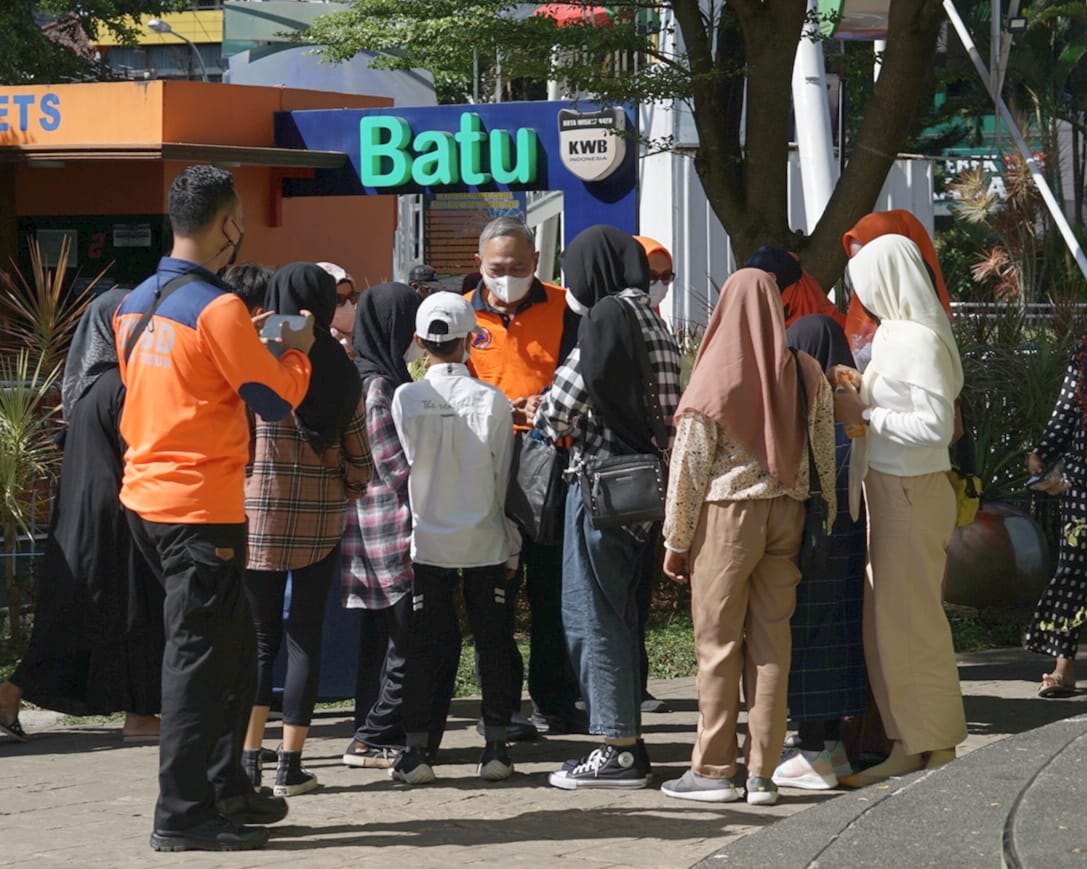 Long Weekend Waisak, BPBD Jatim Gelar Aksi Penguatan Prokes di Kawasan Lokasi Wisata
