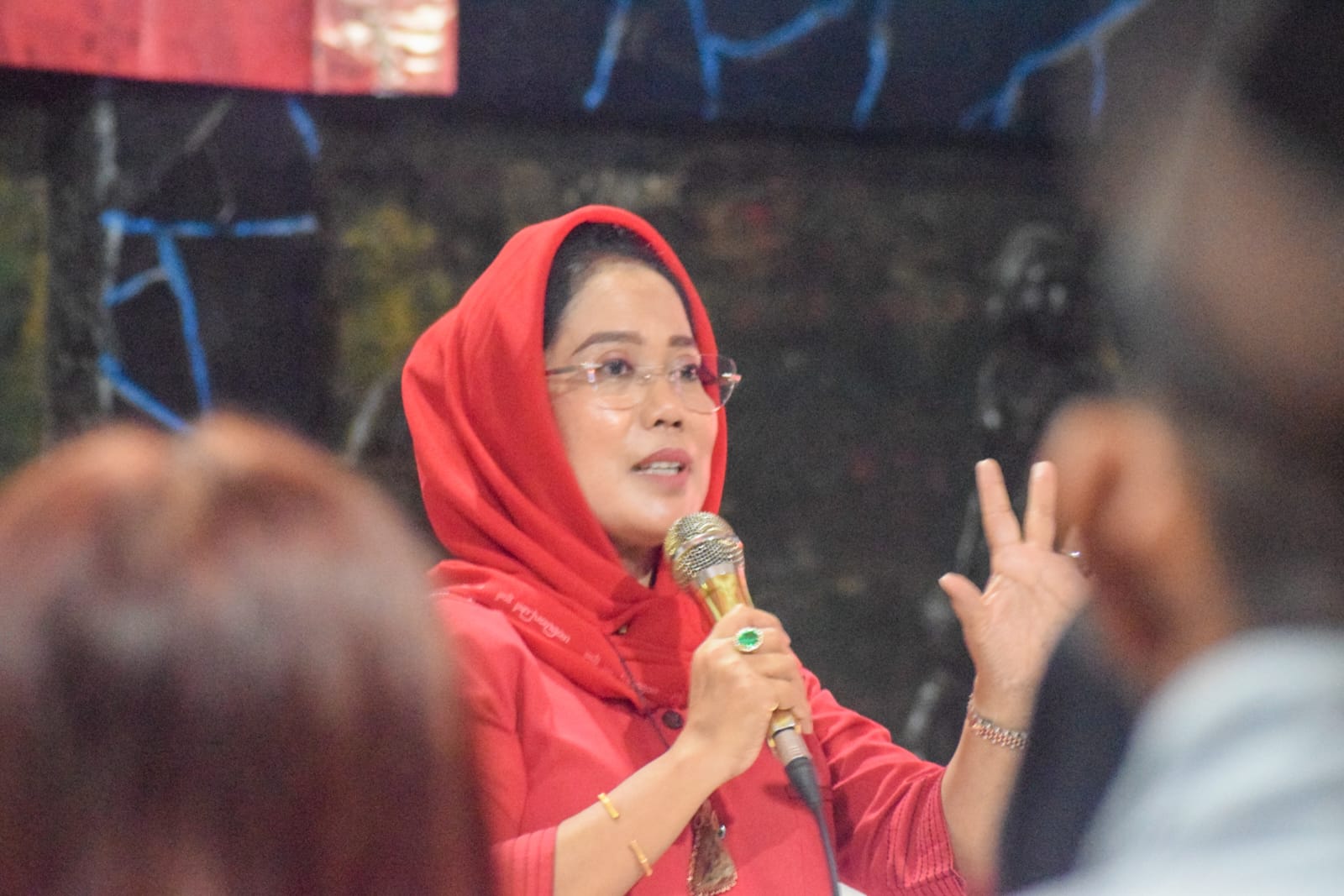 Ajak Warga Lestarikan Ajaran Bung Karno, Sri Untari Nembang Lagon Semangat Juang 45