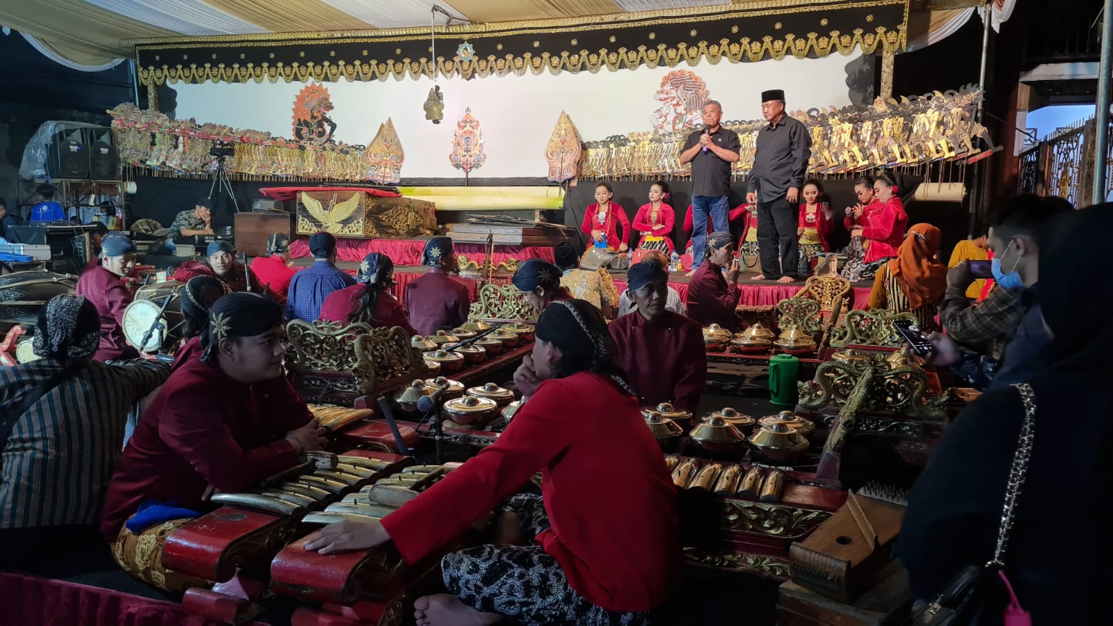 Peringati Hari Lahir Pancasila, Politisi PDI Perjuangan Gelar Wayang Kulit