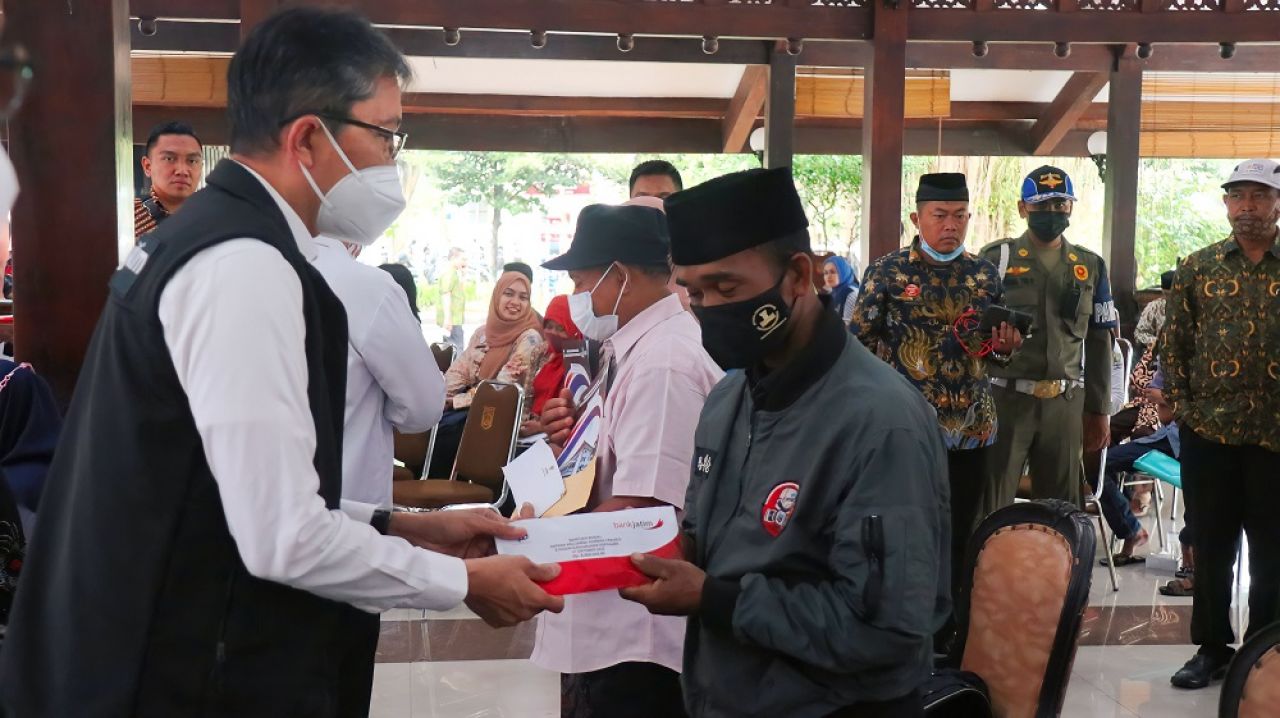 Bank Jatim Bantu Korban Tragedi Kanjuruhan, Bupati Malang: Terima Kasih