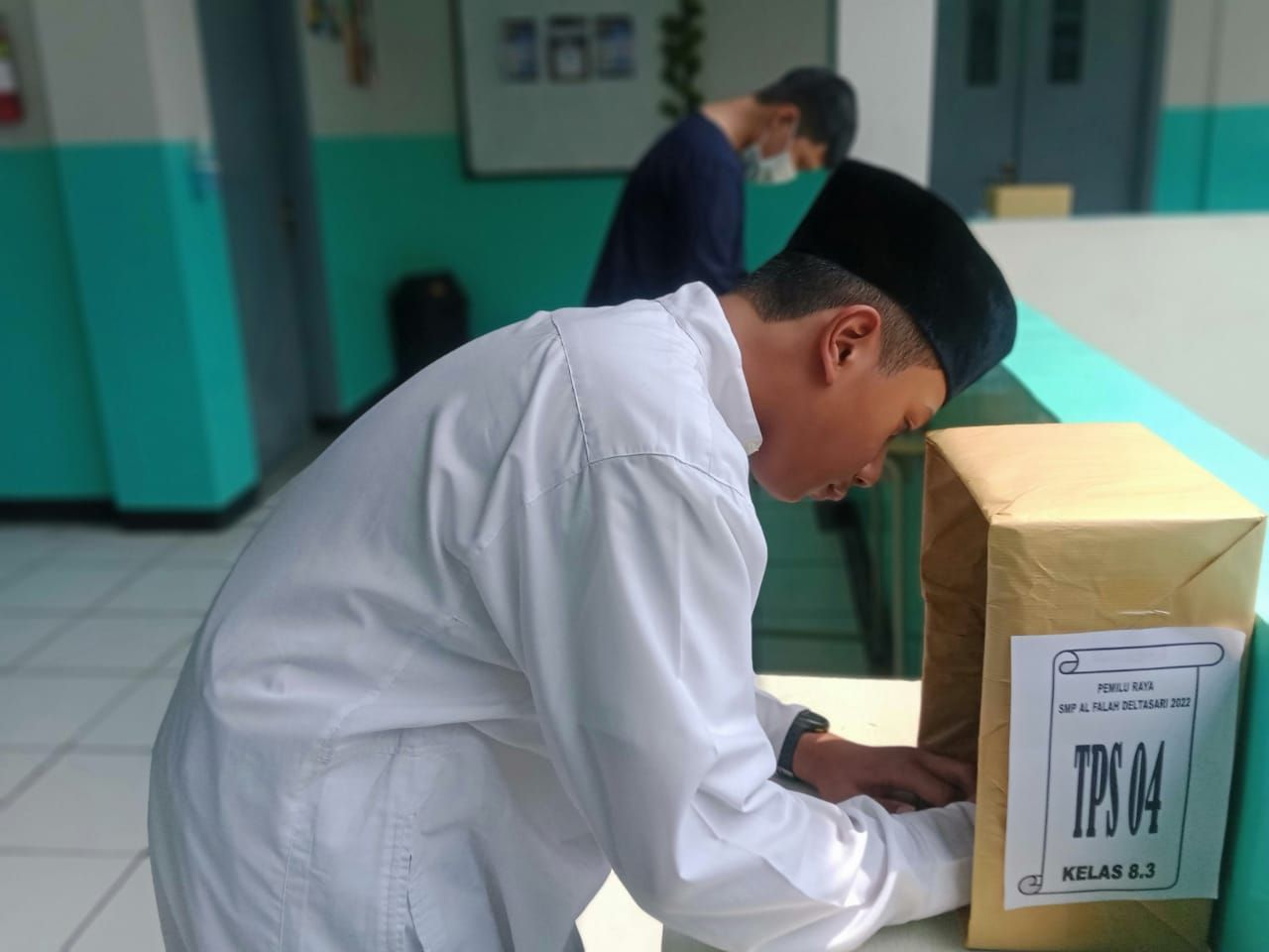 Ajarkan Demokrasi, SMP Al Falah Deltasari Sidoarjo Gelar Pemilu Raya