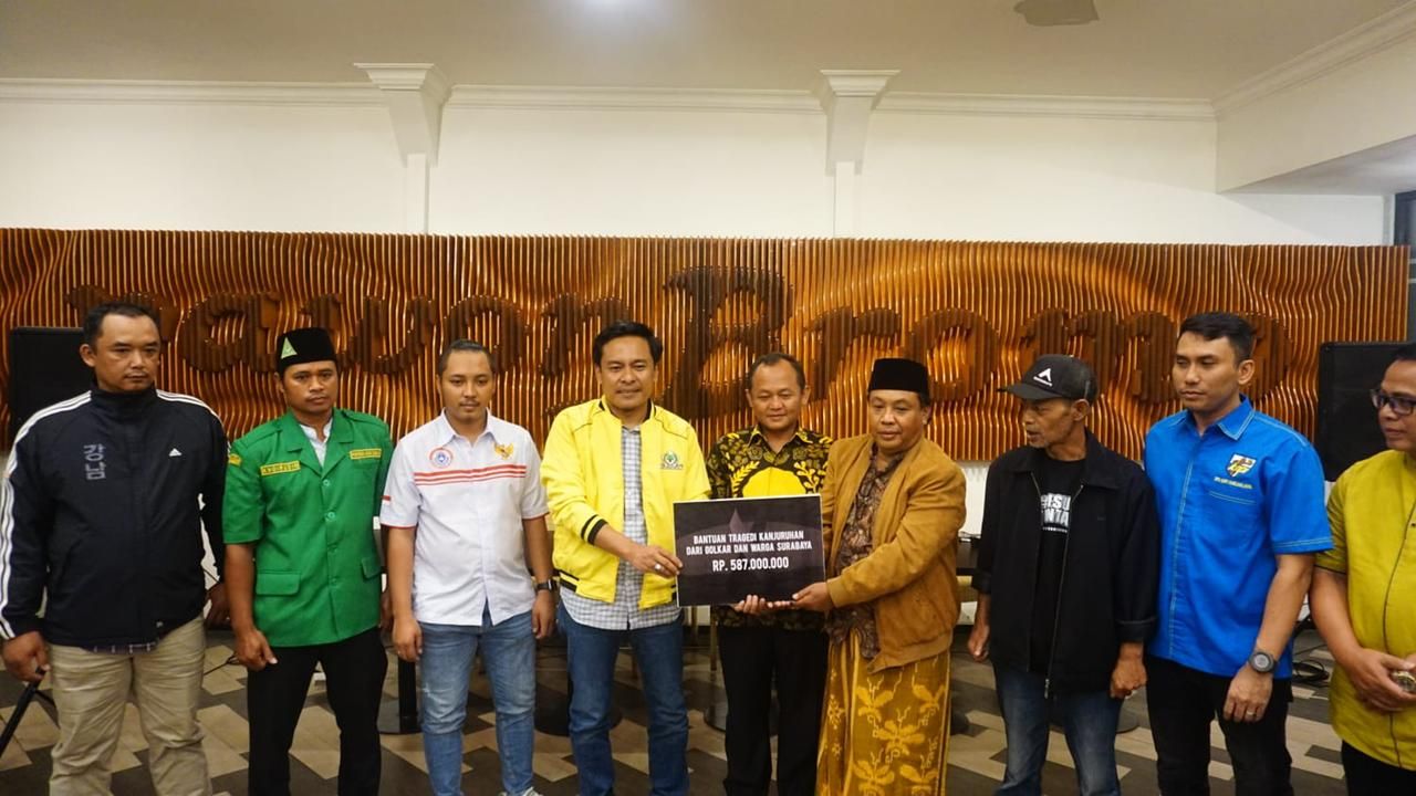 Partai Golkar Serahkan Donasi untuk Aremania Korban Kanjuruhan