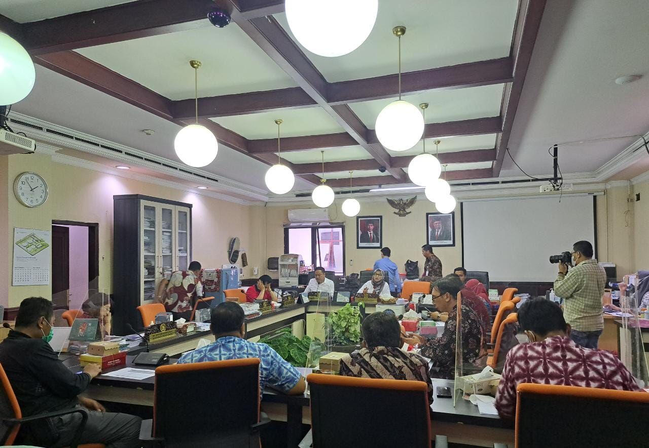 Komisi B DPRD Surabaya Bahas Raperda APBD Tahun 2023