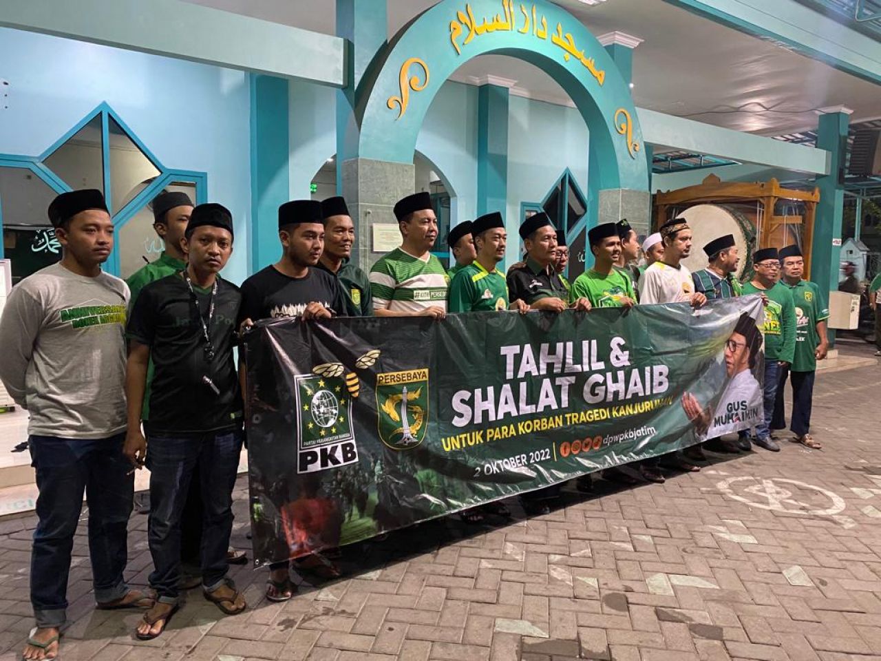PKB dan Bonek Tahlilan dan Salat Gaib untuk Korban Tragedi Kanjuruhan