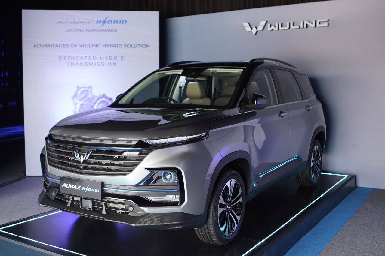 Almaz Hybrid, Mobil Ramah Lingkungan dengan Fitur Keren