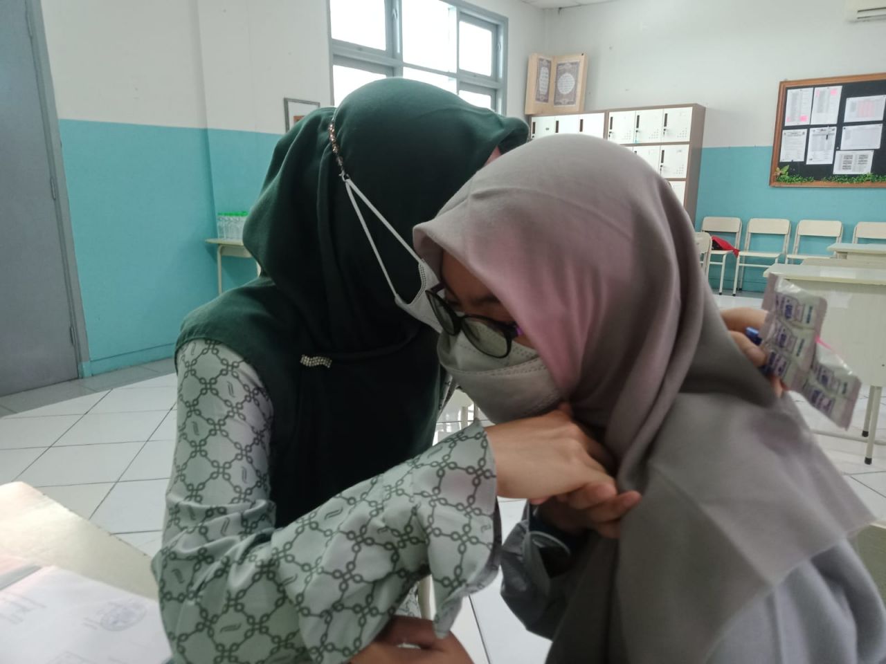Keharuan Peringatan Hari Ibu di SMP Al Falah Deltasari Sidoarjo