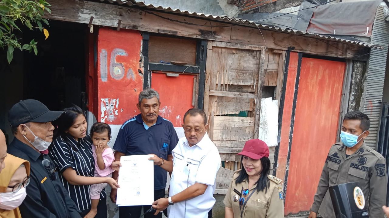 Rumah Warga Gubeng Dikabarkan Tak Teraliri Listrik, Wawali Surabaya: Itu Miskom